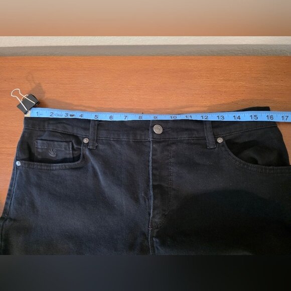 Gloria Vanderbilt Amanda Black Straight-Leg Jeans Size 12 Short Cotton Blend - Picture 6 of 8